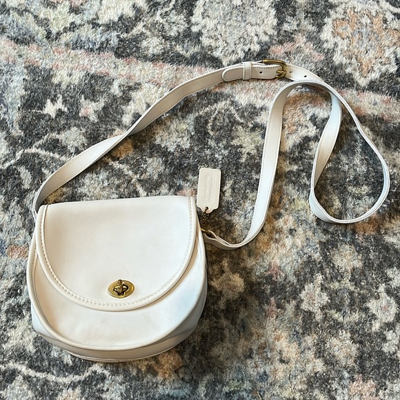 Coach Handbags - Vintage coach bag